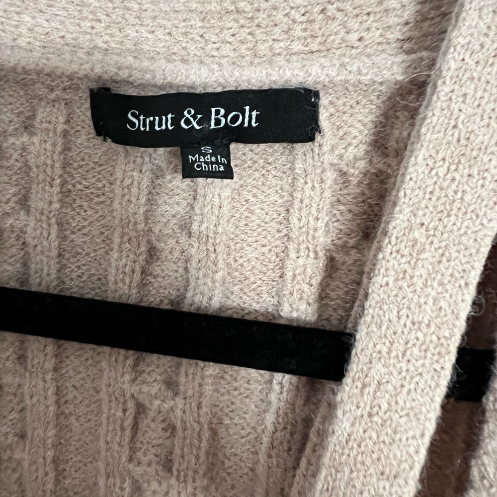 Women's Tan Cable Knit Sweater Set - Picture 4 of 8